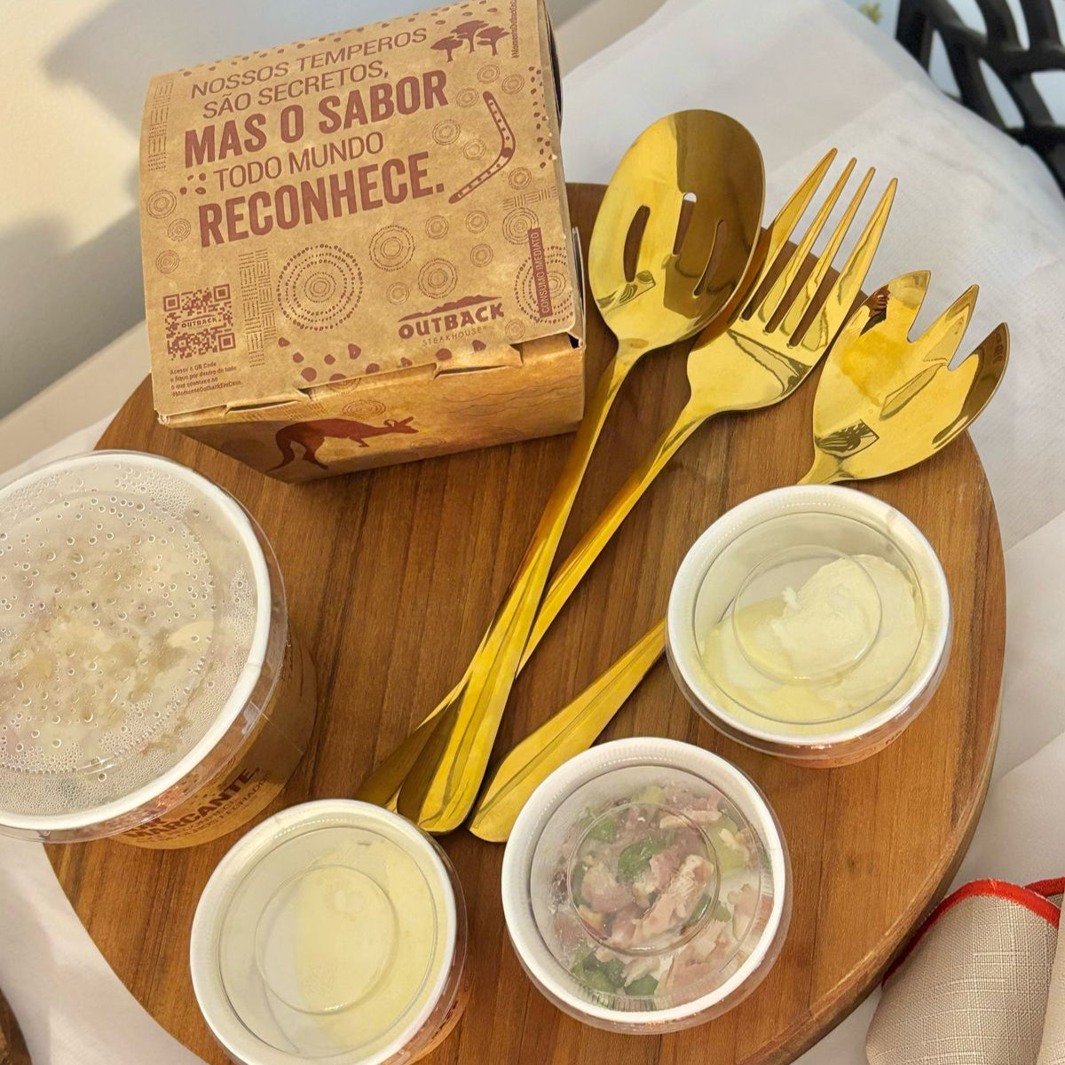Kit de servir 6 utensílios Dourados de Aço Inox-GoldenServe™